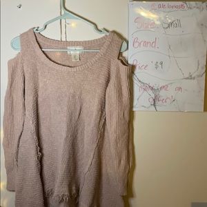 🌸 5 for $25 🌸 cold shoulder distressed sweater